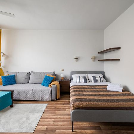 Stay With Friends In Warsaw Apartment Buitenkant foto